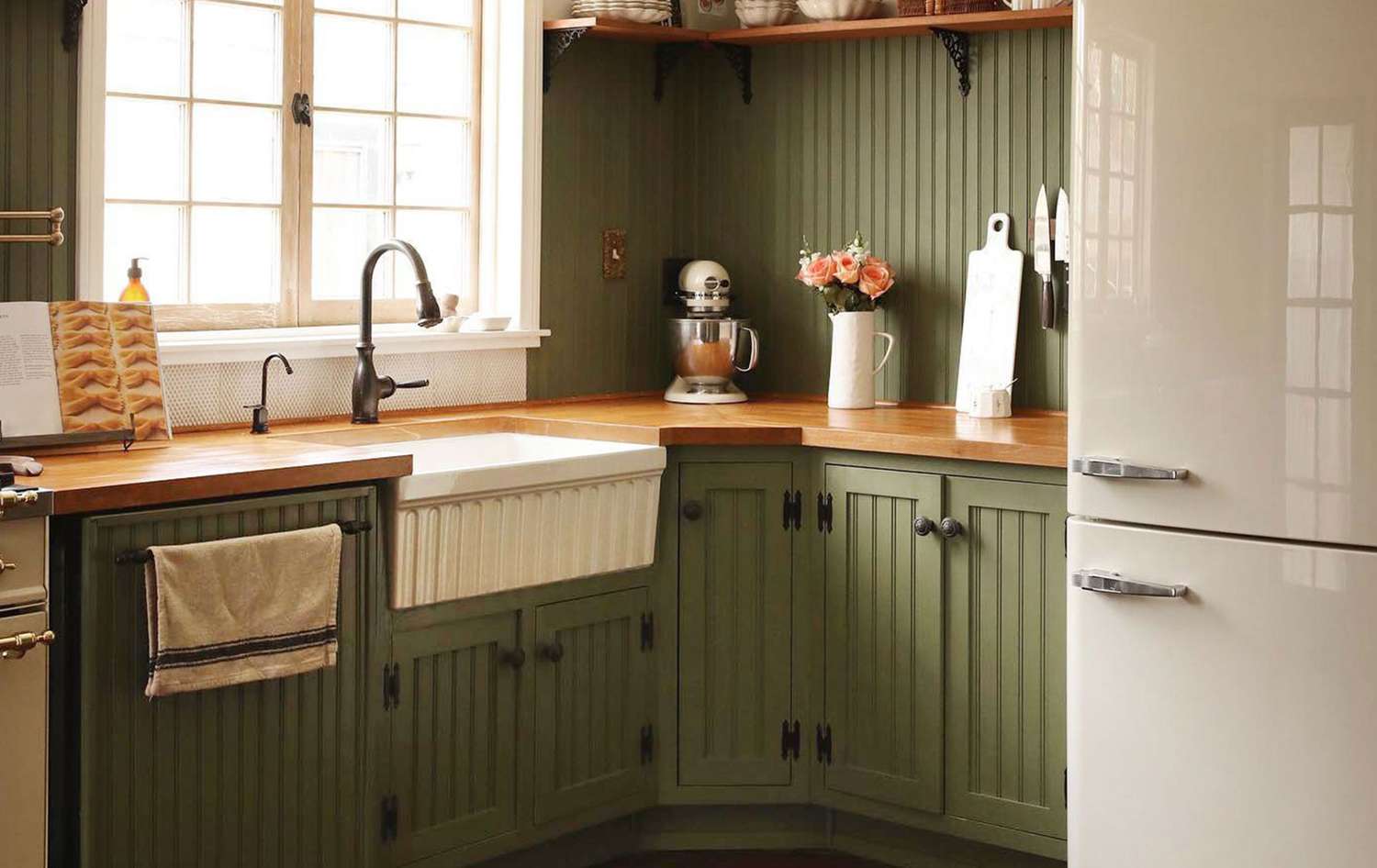 Specialists Reveal the Excessive Kitchen Paint Colors for 2025